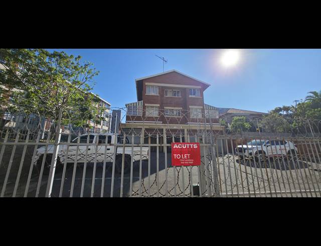 1 BEDROOM APARTMENT TO LET IN ESSENWOOD